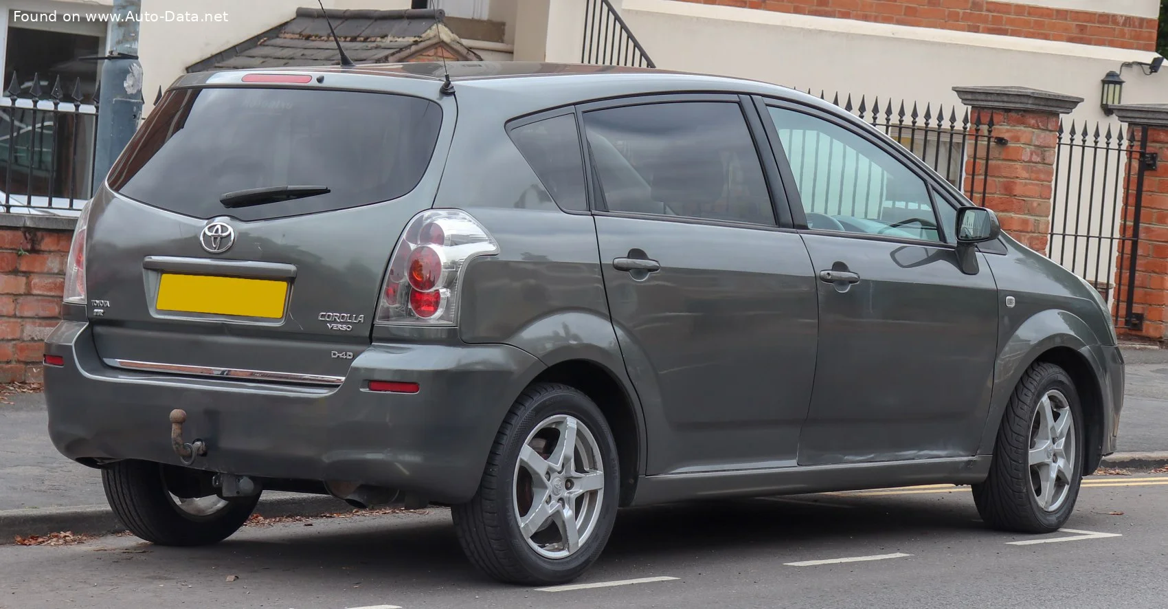 Toyota Corolla Verso 1.6 VVT-i (110 Hp)2004 - 2007 thumbnail 2
