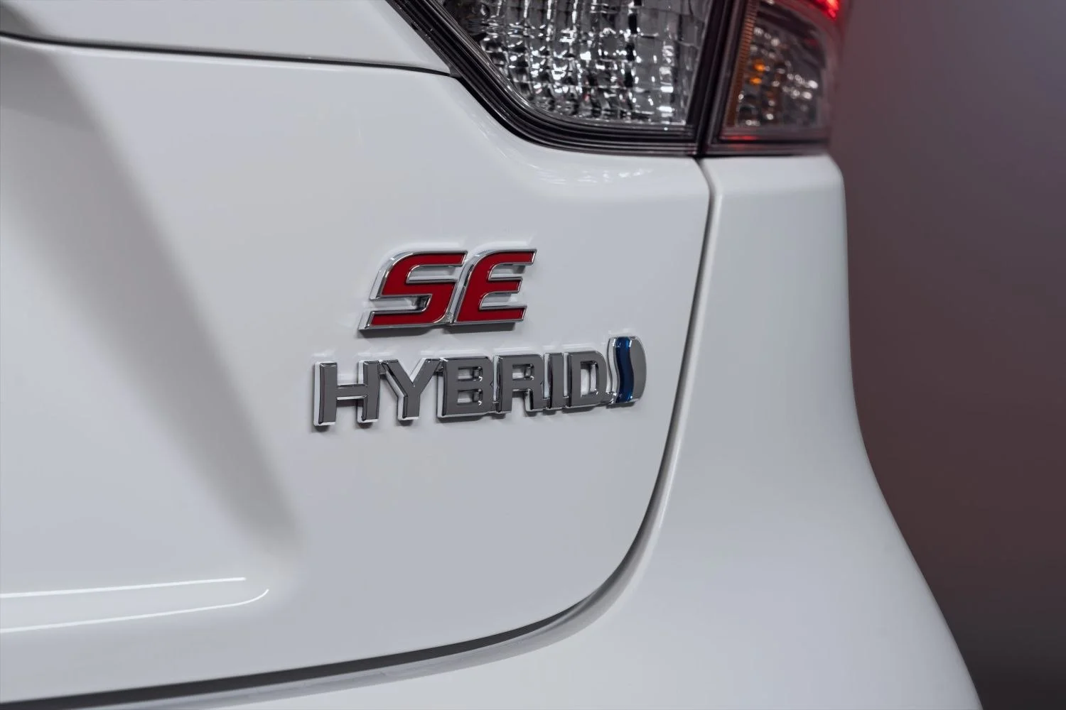 Toyota Corolla 1.8 (134 Hp) AWD Hybrid CVTi2022 - thumbnail 3