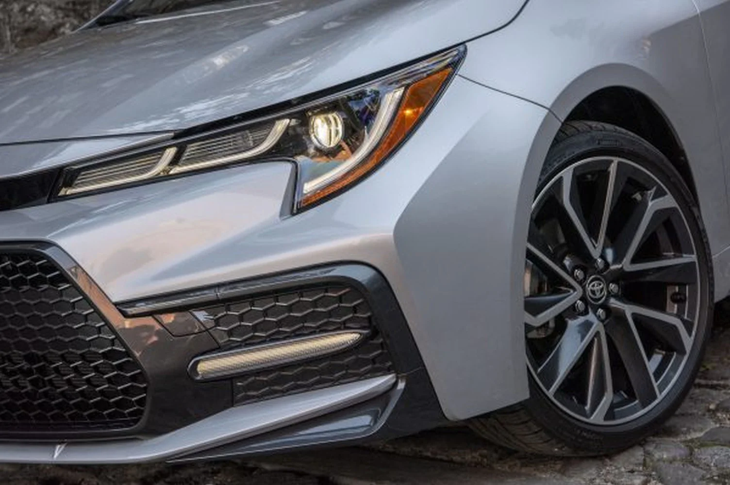 Toyota Corolla 1.8 (121 Hp) Hybrid CVTi2019 - 2022 thumbnail 11