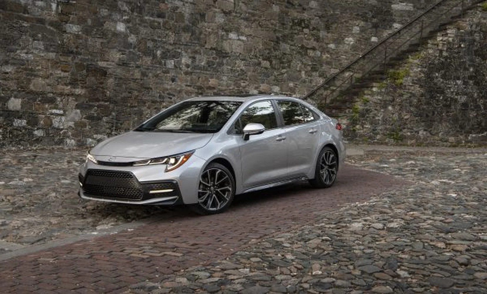 Toyota Corolla 1.8 (121 Hp) Hybrid CVTi2019 - 2022 thumbnail 13