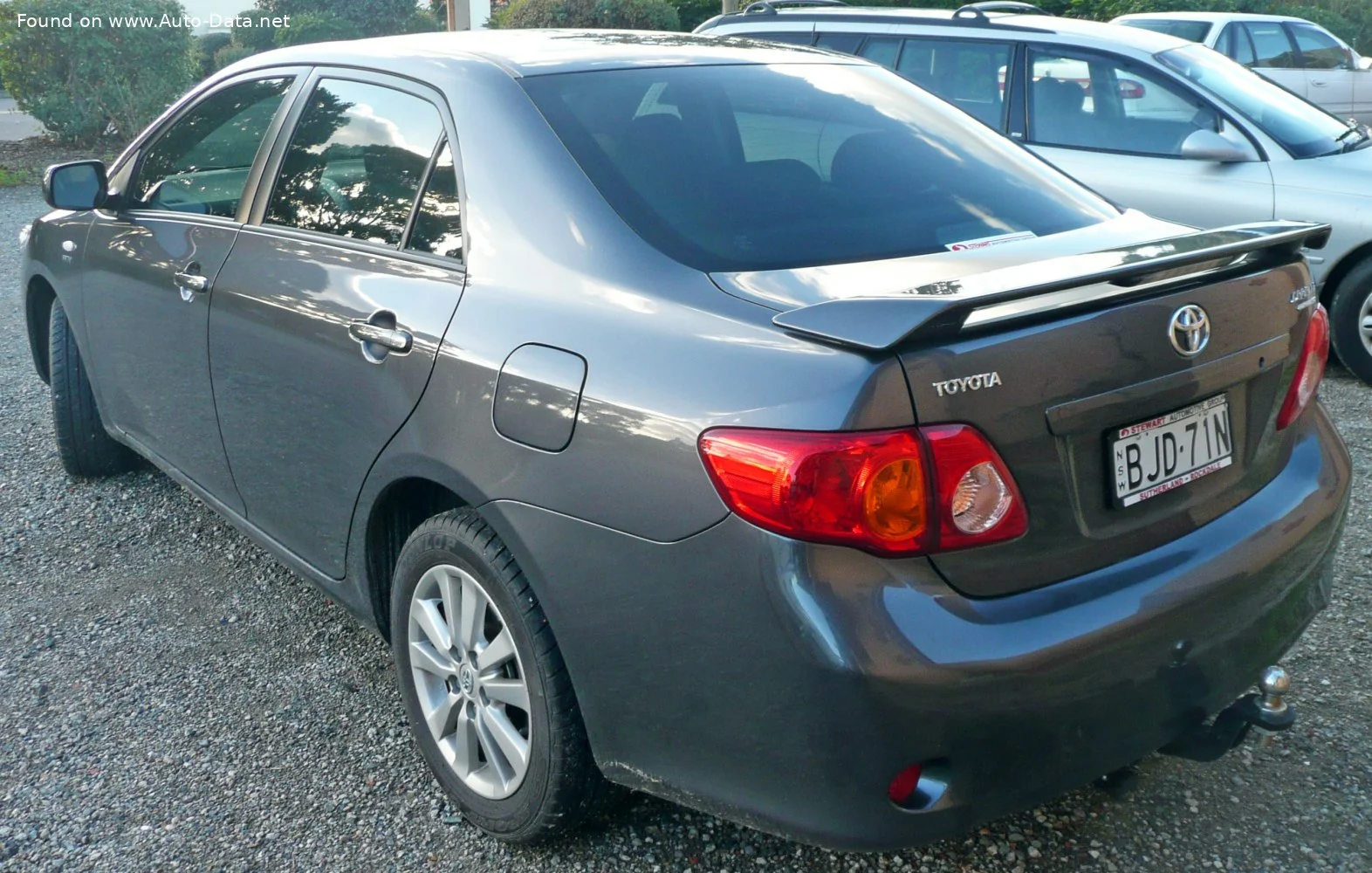 Toyota Corolla 1.3 i 16V VVT-i (101 Hp)2008 - 2012 thumbnail 4