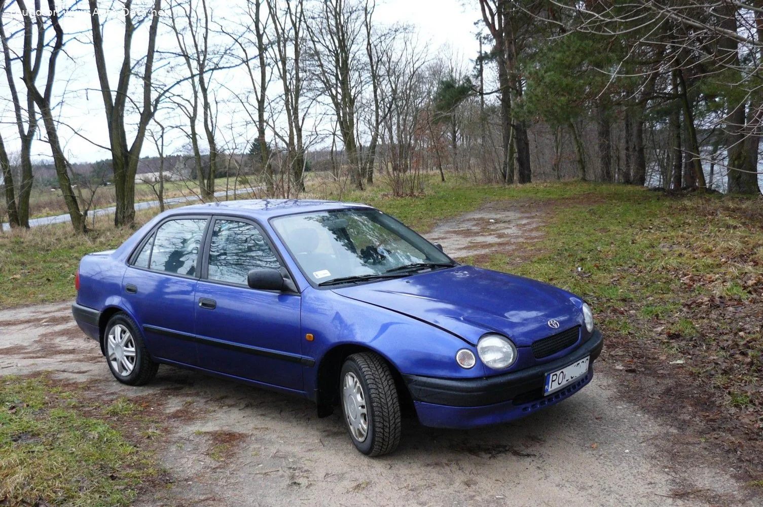 Toyota Corolla 1.3 i 16V (86 Hp)1997 - 2000 - 1