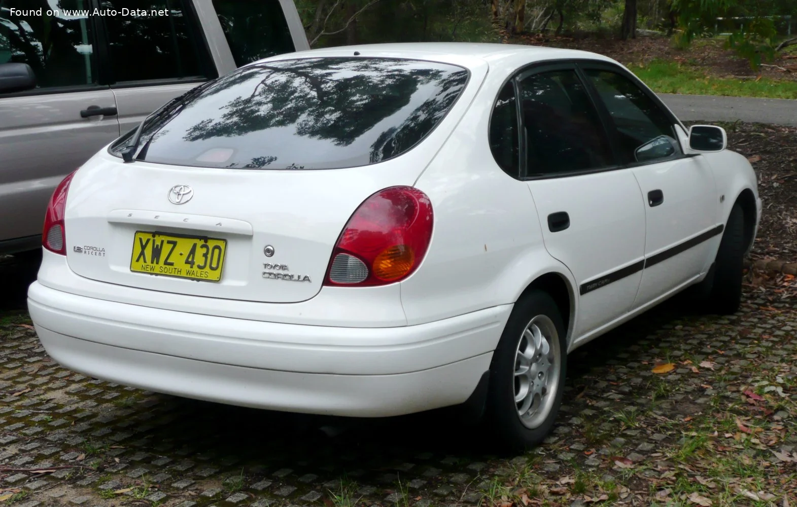 Toyota Corolla 1.3 i 16V (86 Hp)1997 - 1999 thumbnail 4
