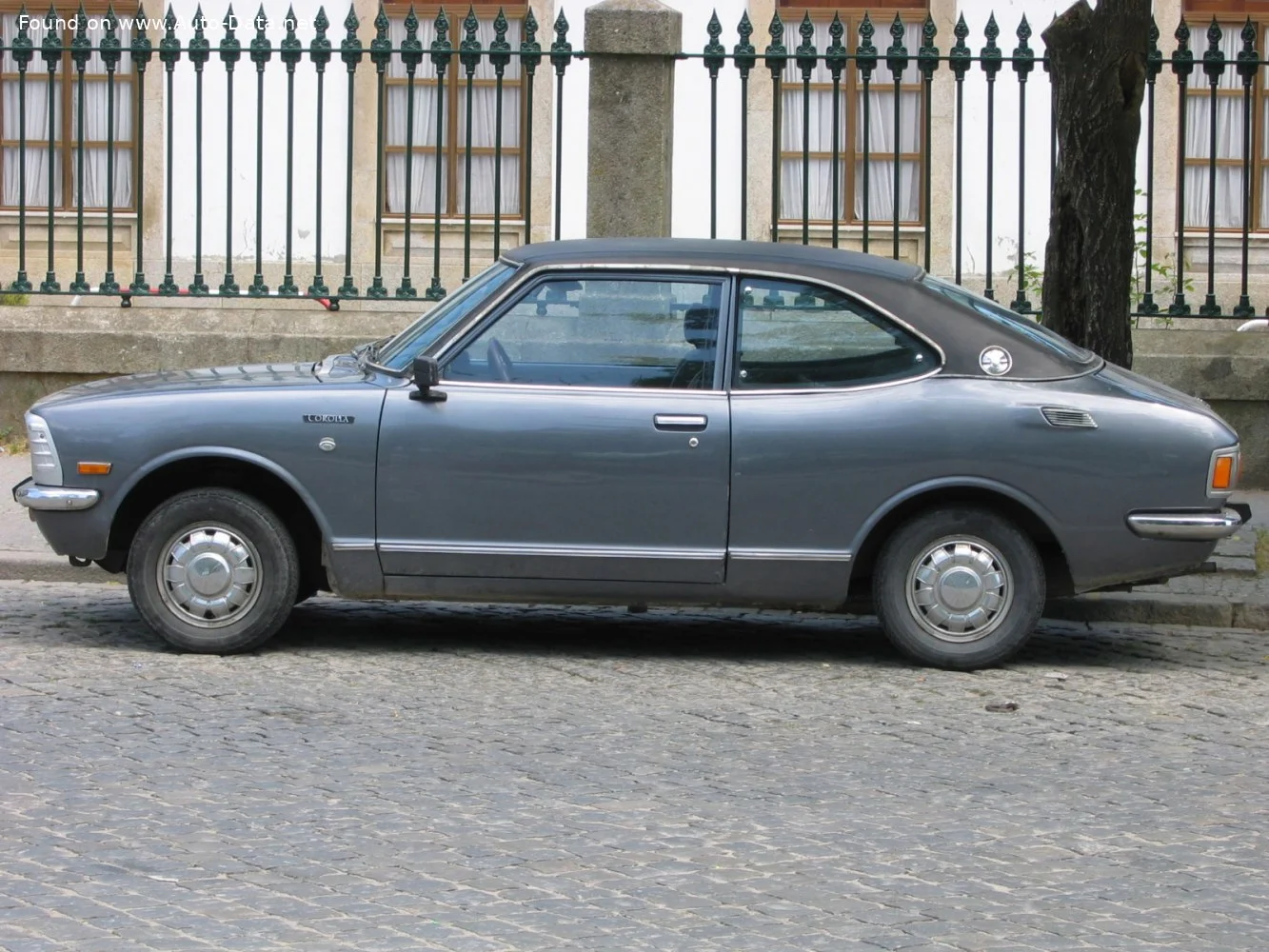 Toyota Corolla 1200 (68 Hp)1970 - 1974 thumbnail 2