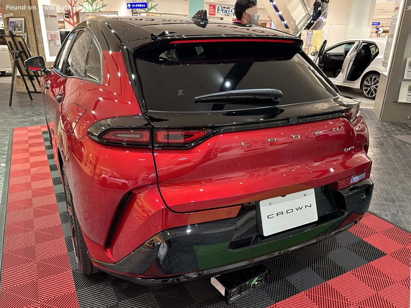 Toyota Crown 2.5 D-4S (234 Hp) Hybrid E-Four e-CVT2023 - thumbnail 3