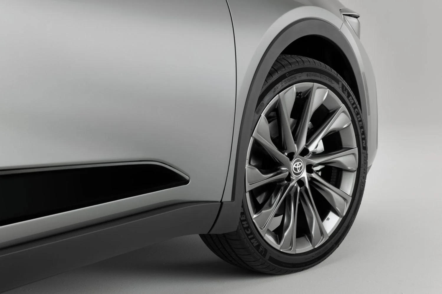 Toyota Crown 2.4 D-4ST (349 Hp) Hybrid MAX E-Four Direct Shift2022 - thumbnail 14