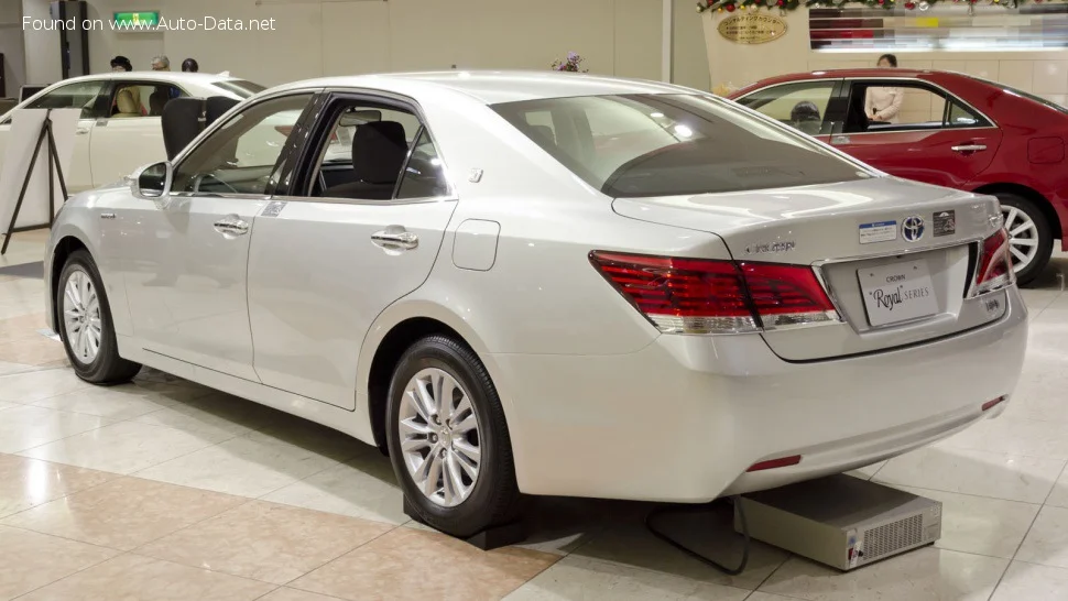 Toyota Crown 2.5 (178+143 Hp) Hybrid e-CVT2012 - 2014 thumbnail 2