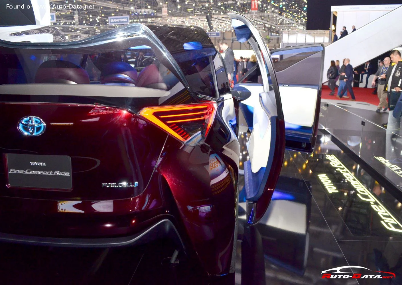 Toyota Fine-Comfort Ride Toyota Fine-Comfort Ride (Concept) thumbnail 6