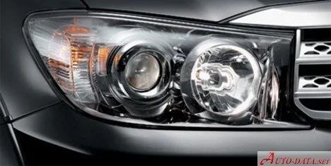 Toyota Fortuner 2.5 D-4D (102 Hp)2008 - 2011 thumbnail 12