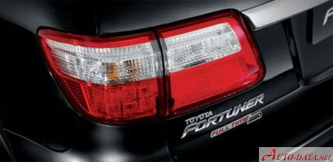 Toyota Fortuner 2.5 D-4D (102 Hp)2008 - 2011 thumbnail 14