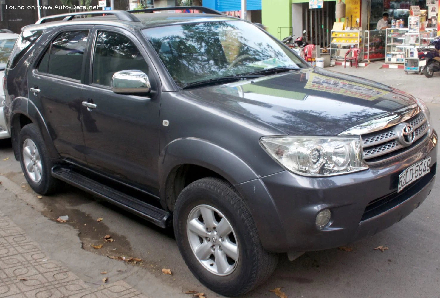 Toyota Fortuner 2.5 D-4D (102 Hp)2008 - 2011 thumbnail 5