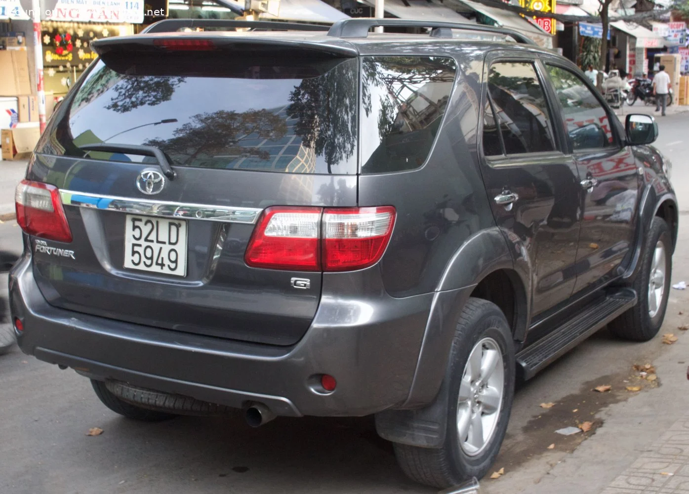 Toyota Fortuner 2.5 D-4D (102 Hp)2008 - 2011 thumbnail 6