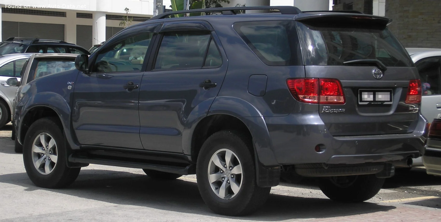 Toyota Fortuner 2.7 G (118 Hp)2004 - 2008 thumbnail 2