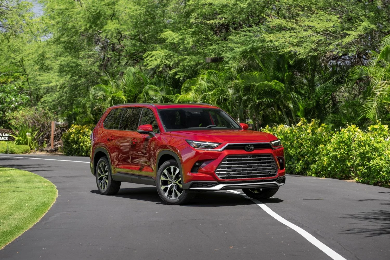 Toyota Grand Highlander 2.4 Turbo (265 Hp) AWD Direct Shift ECT2023 - thumbnail 3