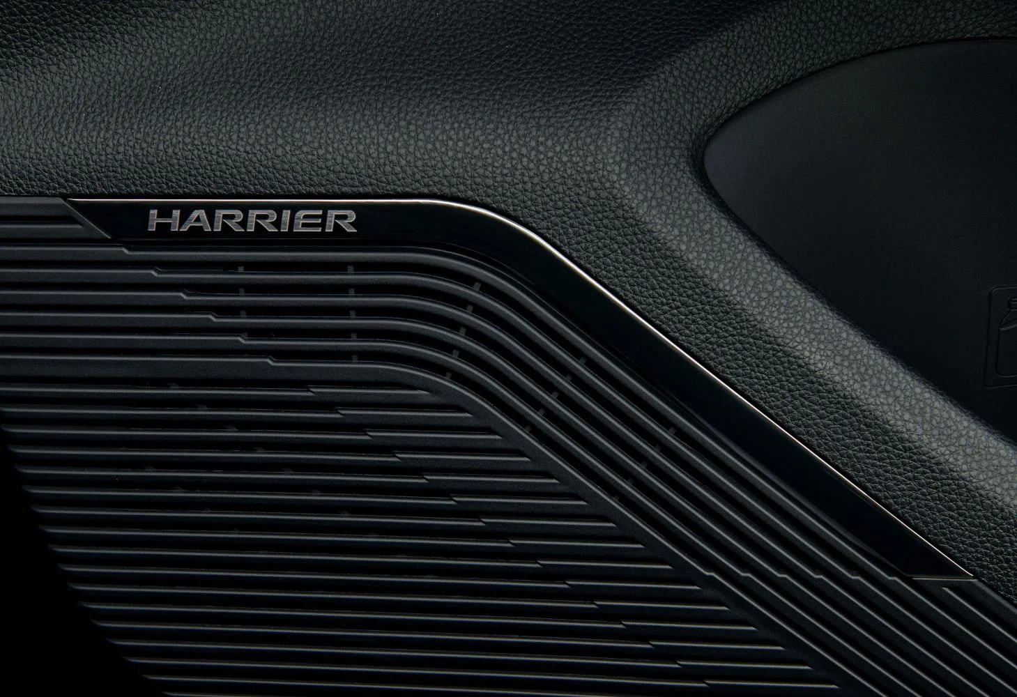 Toyota Harrier 2.0 (171 Hp) 4WD CVT2020 - thumbnail 8