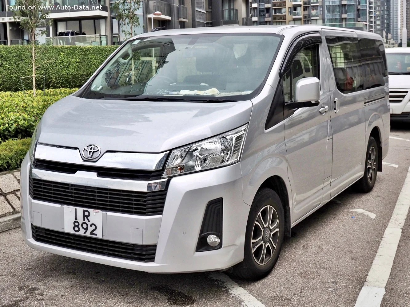 Toyota HiAce 2.8 D-4D (177 Hp)2019 - thumbnail 3