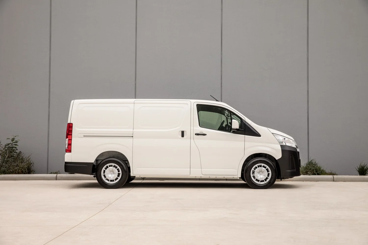 Toyota HiAce 2.8 D-4D (177 Hp)2019 - thumbnail 9