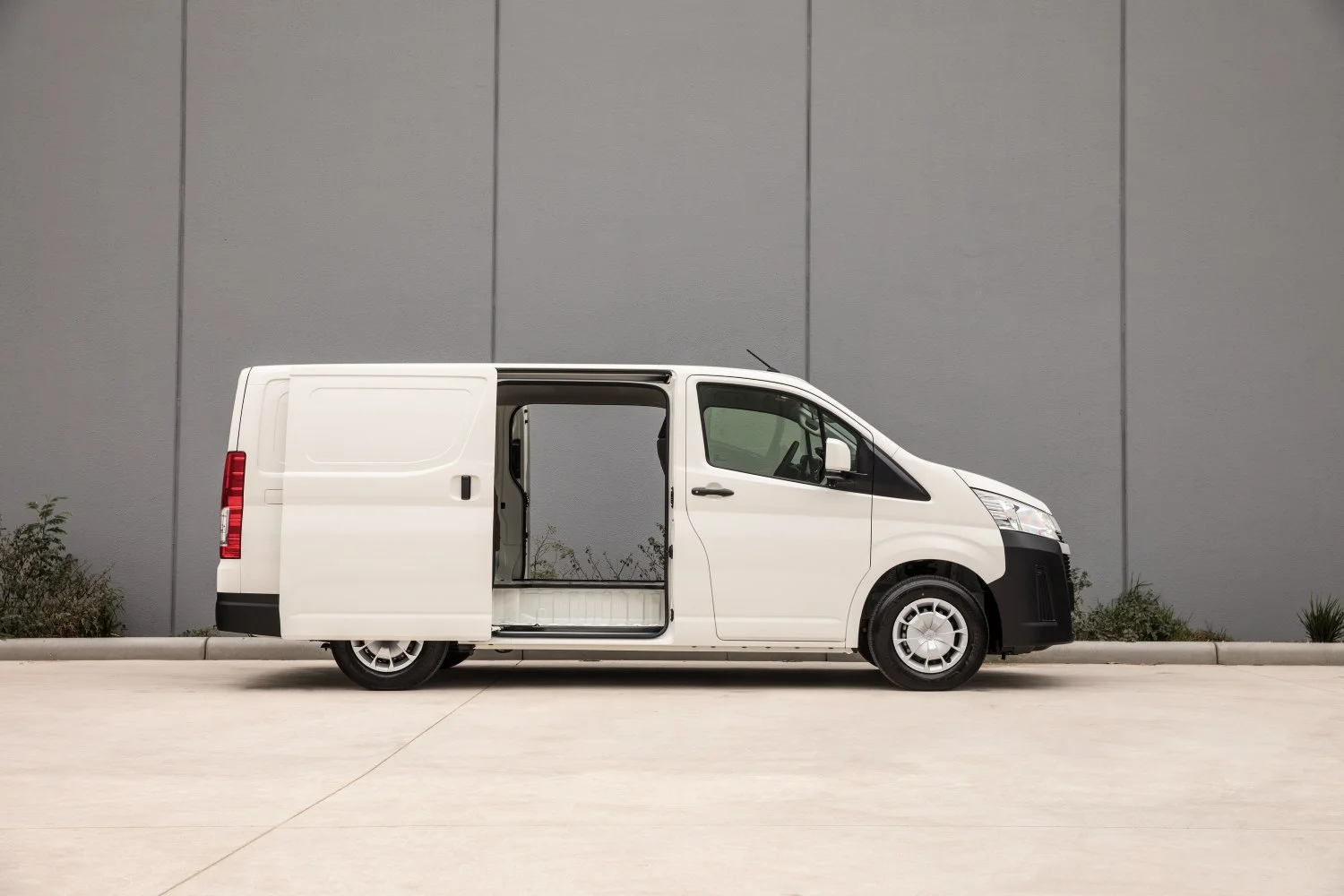 Toyota HiAce 2.8 D-4D (177 Hp)2019 - thumbnail 10