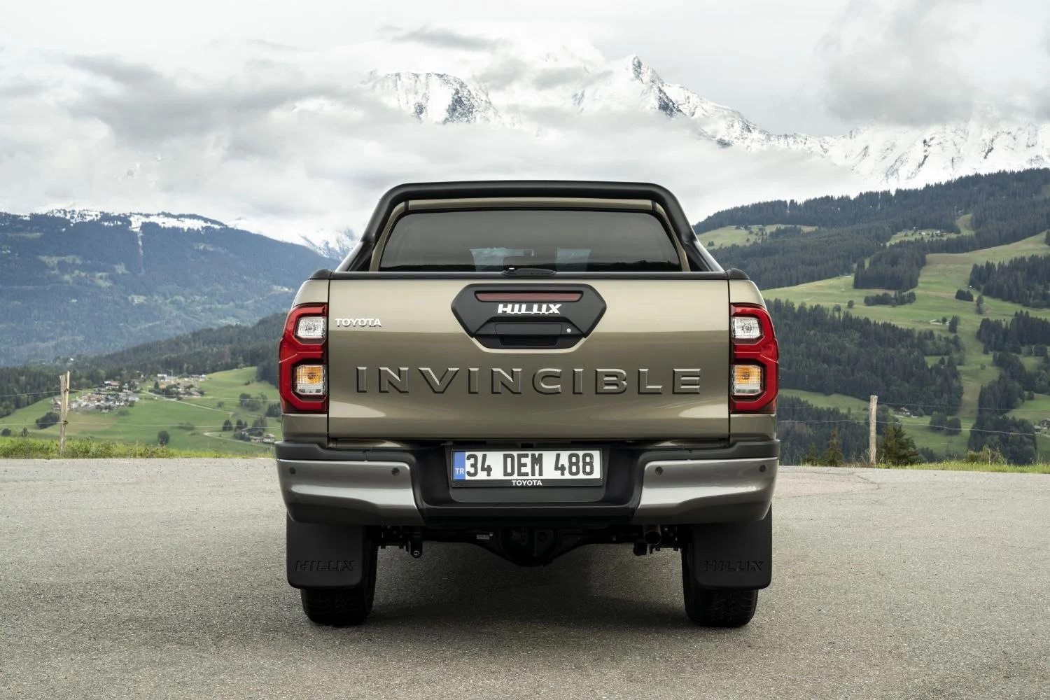 Toyota Hilux 2.4 D-4D (150 Hp)2020 - 2024 thumbnail 3