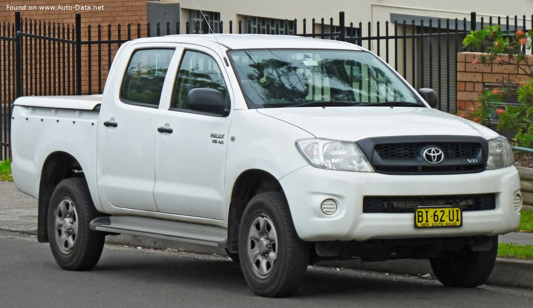 Toyota Hilux 2.5 D-4D (120 Hp) 4x42008 - 2009 thumbnail 3