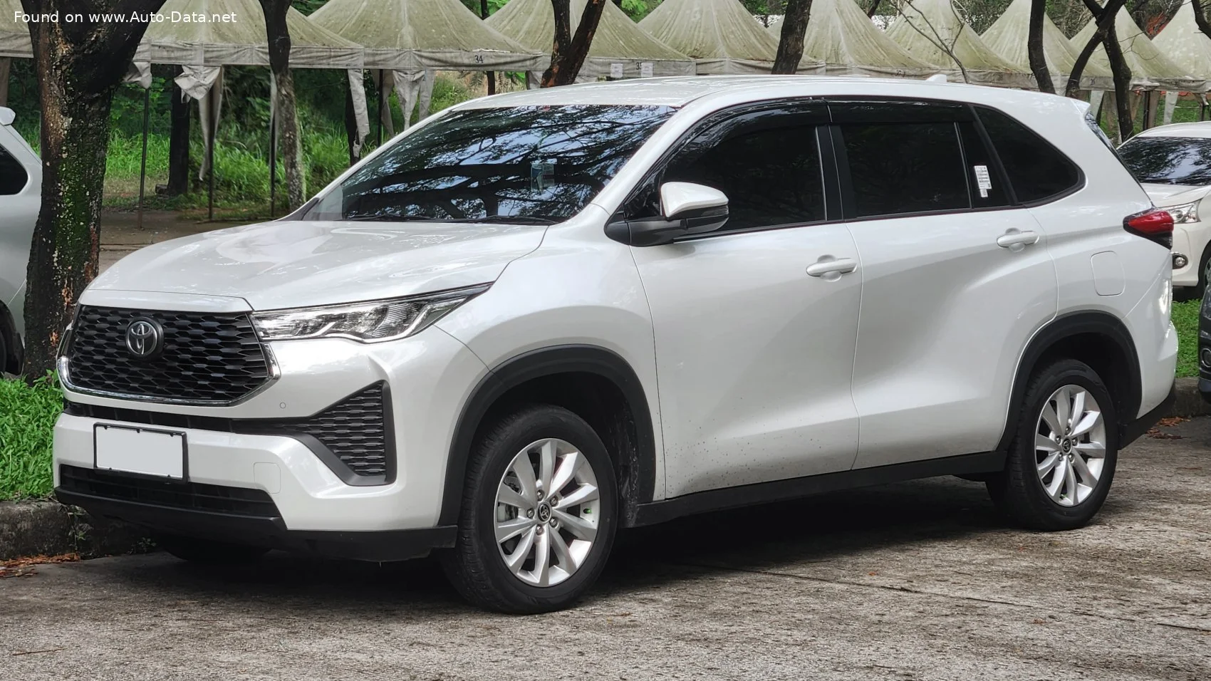 Toyota Innova 2.0 D-4S (174 Hp) CVT2022 - thumbnail 3