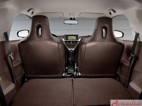 Toyota iQ 1.0 VVT-i (68 Hp)2008 - 2015 thumbnail 14
