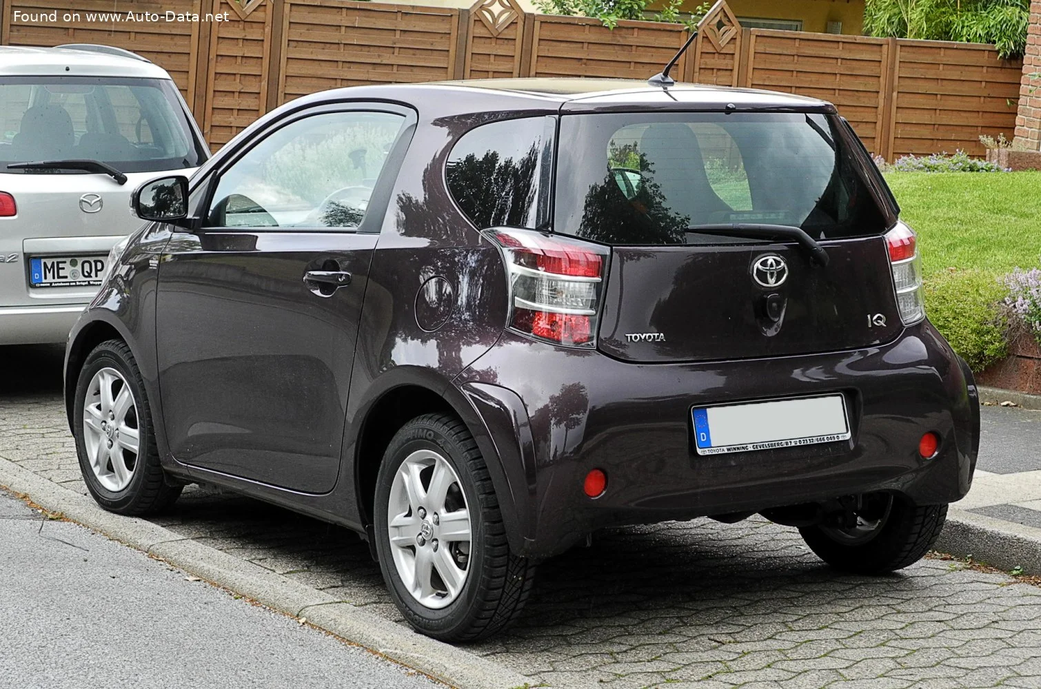 Toyota iQ 1.0 VVT-i (68 Hp)2008 - 2015 thumbnail 4