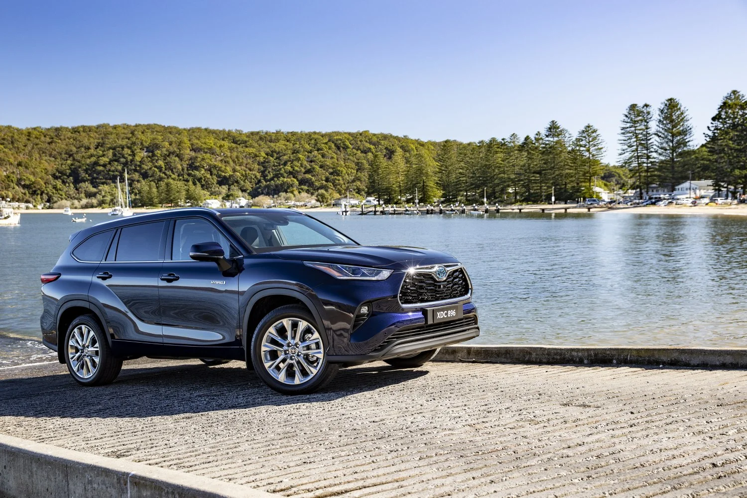 Toyota Kluger modeli