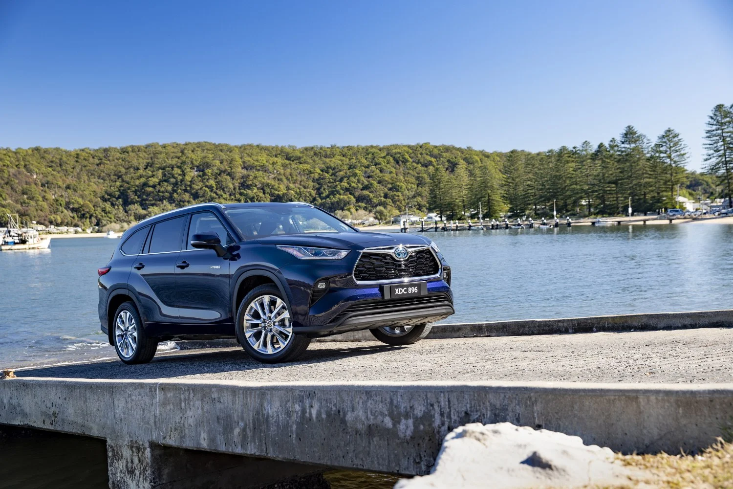 Toyota Kluger 2.4 Turbo (269 Hp) Automatic2023 - 2024 thumbnail 2
