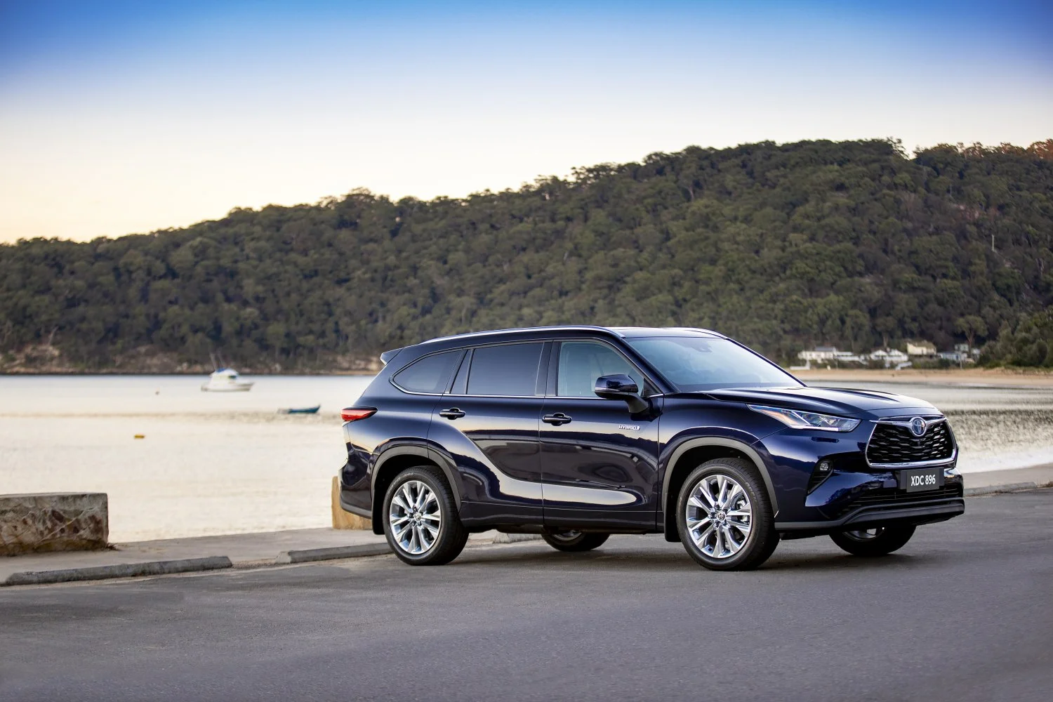 Toyota Kluger 2.4 Turbo (269 Hp) Automatic2023 - 2024 thumbnail 4