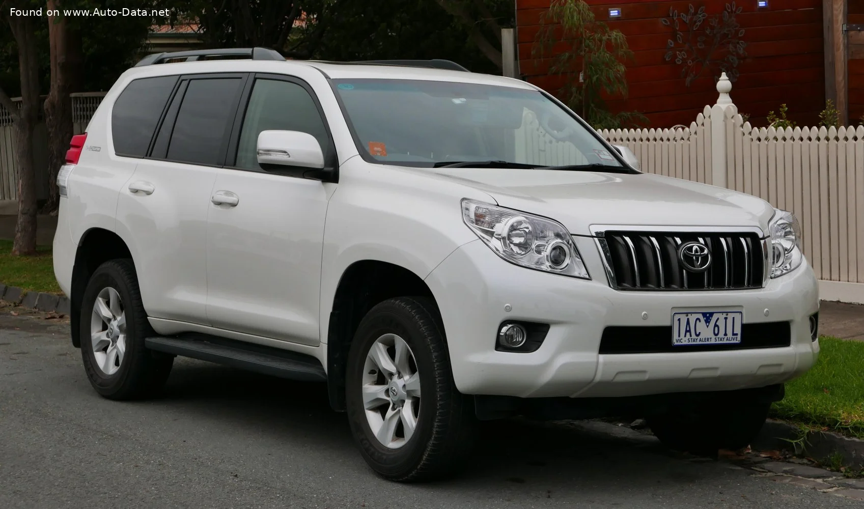 Toyota Land Cruiser Prado 2.7 i (163 Hp) 4WD ECT-E2009 - 2013 thumbnail 3