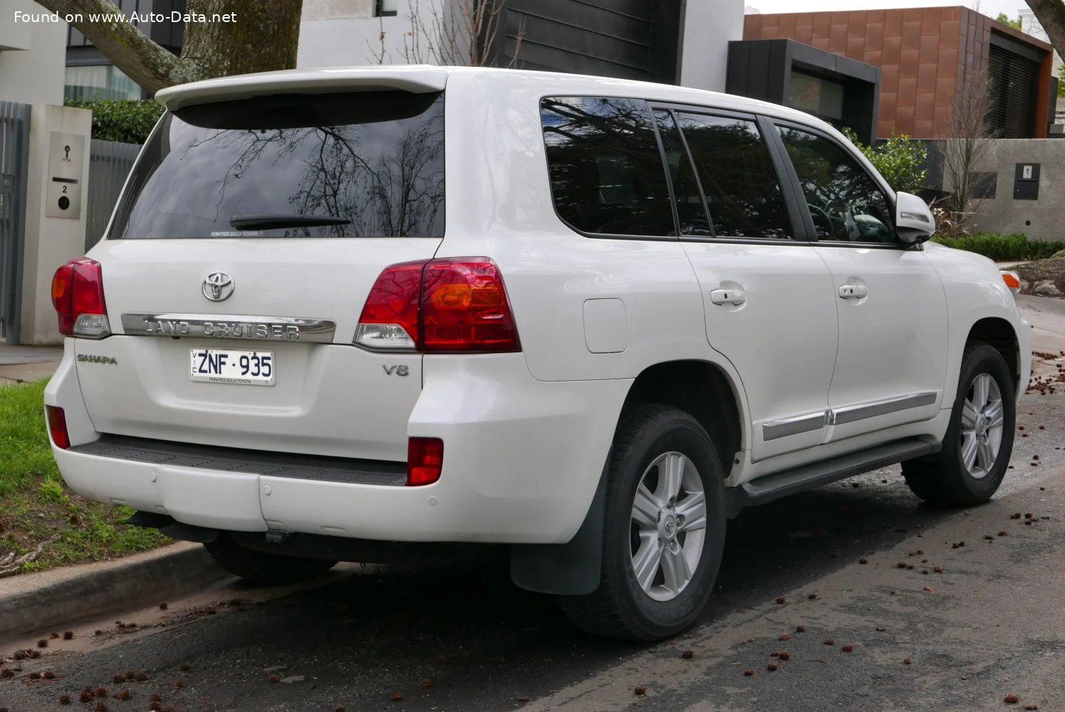 Toyota Land Cruiser 4.5d V8 (272 Hp) Automatic2013 - 2015 thumbnail 2