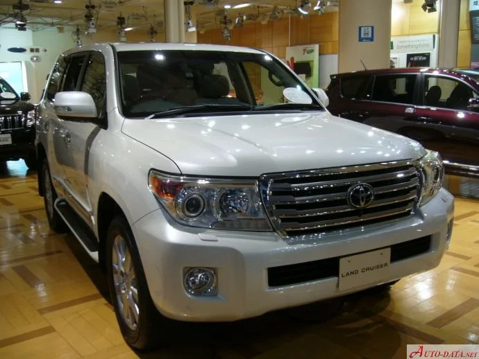 Toyota Land Cruiser 4.5d V8 (272 Hp) Automatic2013 - 2015 thumbnail 4