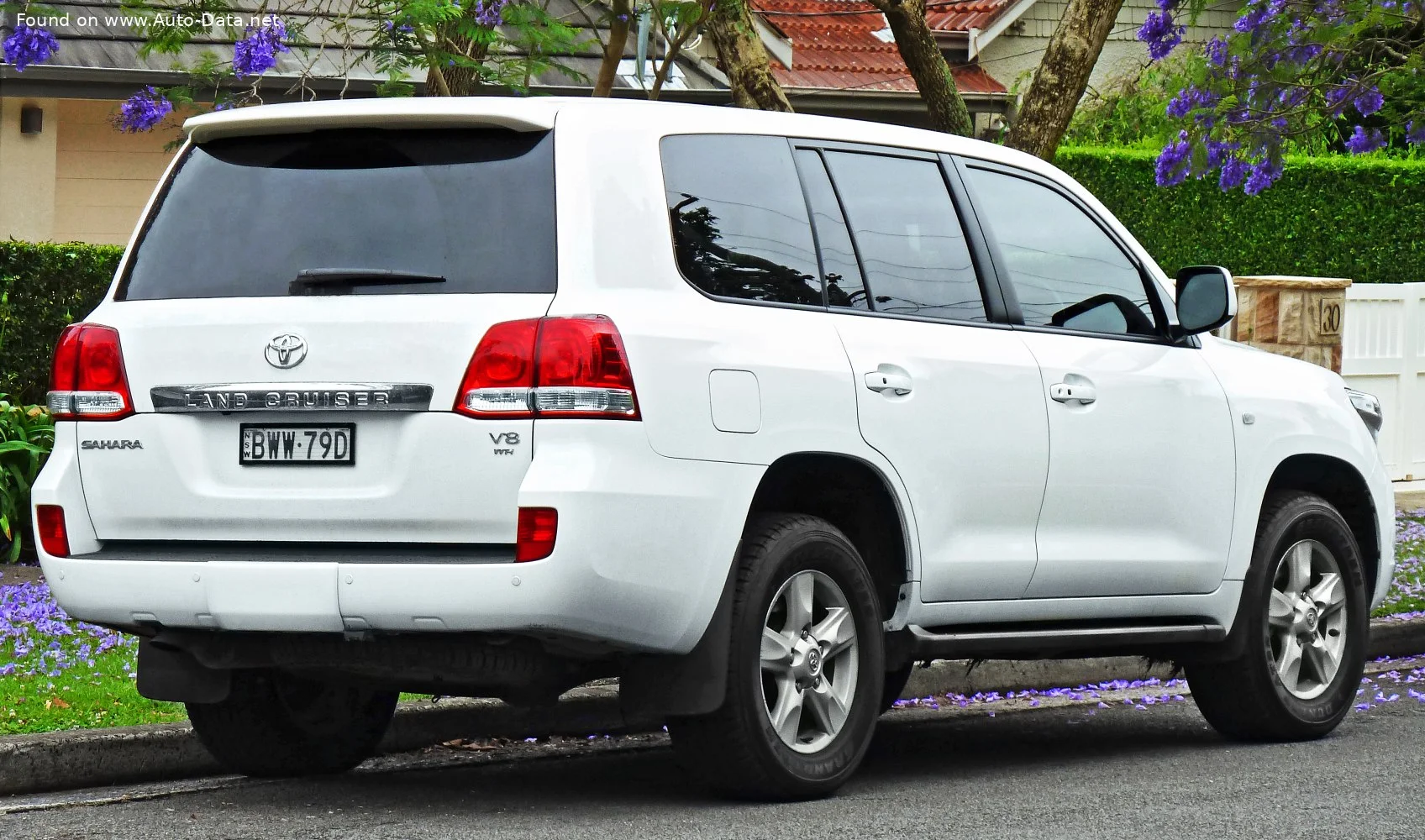 Toyota Land Cruiser 4.5D V8 (235 Hp) Automatic2007 - 2012 thumbnail 2