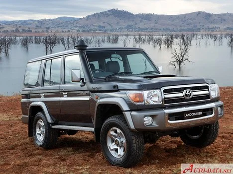Toyota Land Cruiser 4.0 i V6 (231 Hp) 4WD2012 - thumbnail 2