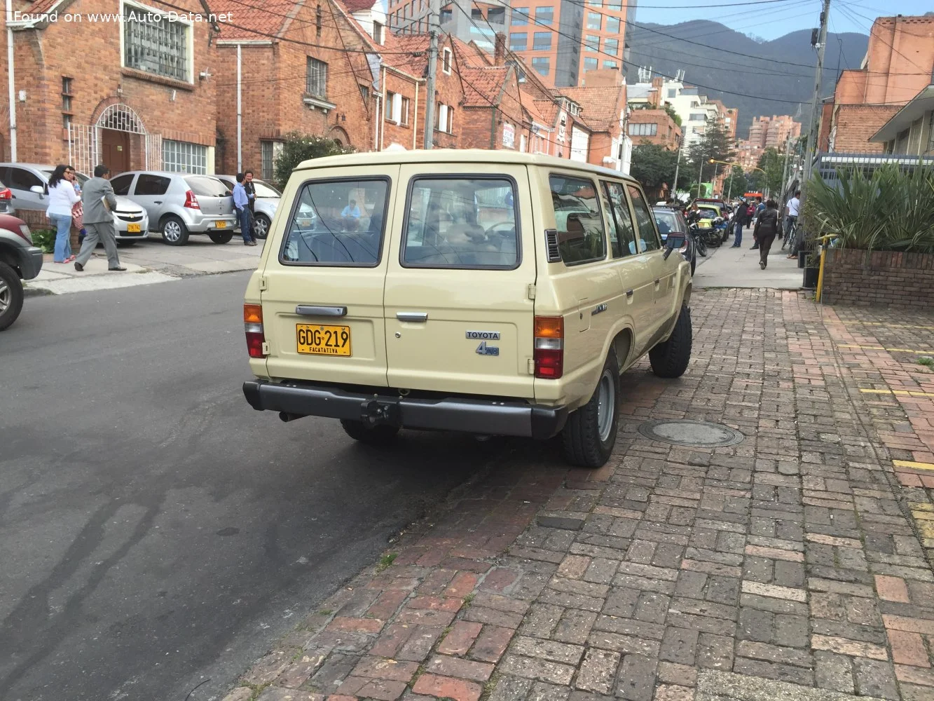 Toyota Land Cruiser 4.0 (150 Hp) 4WD1985 - 1989 thumbnail 2