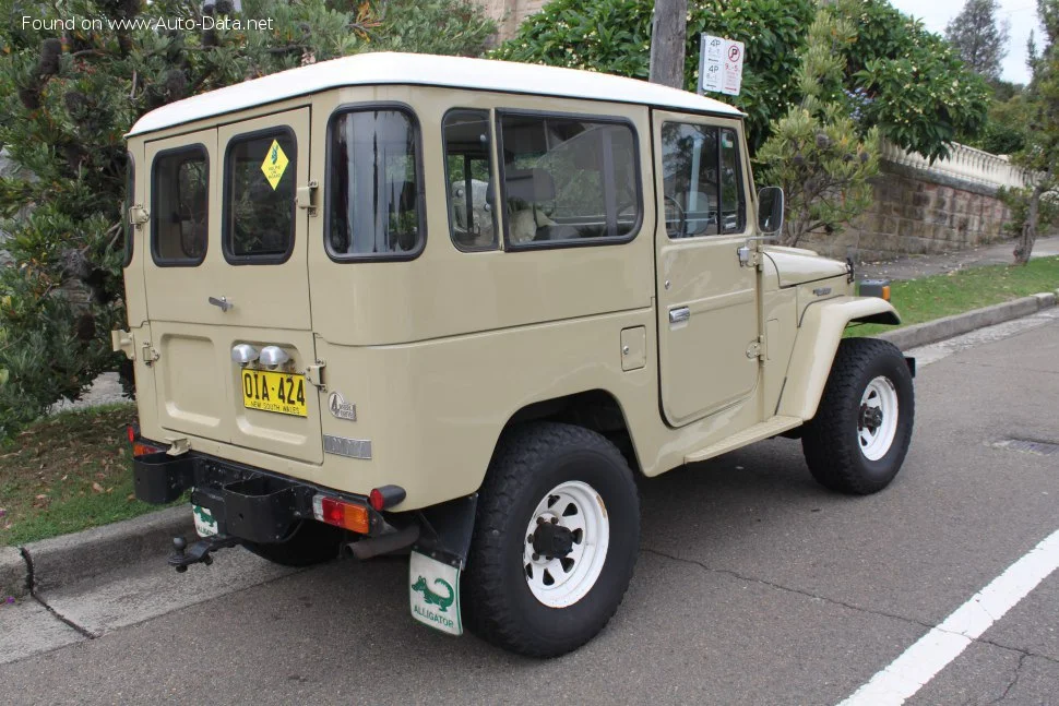 Toyota Land Cruiser 3.0 D (80 Hp) 4WD1974 - 1979 thumbnail 2