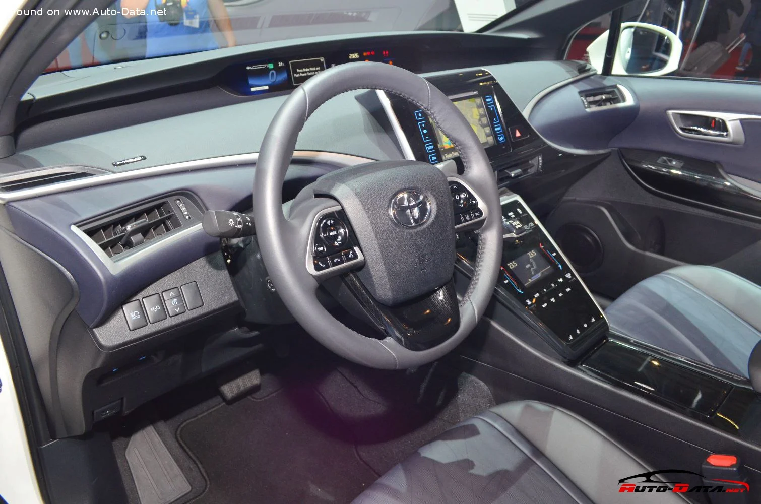 Toyota Mirai 1.6 kWh (154 Hp) Hydrogen e-CVT2014 - 2020 thumbnail 16