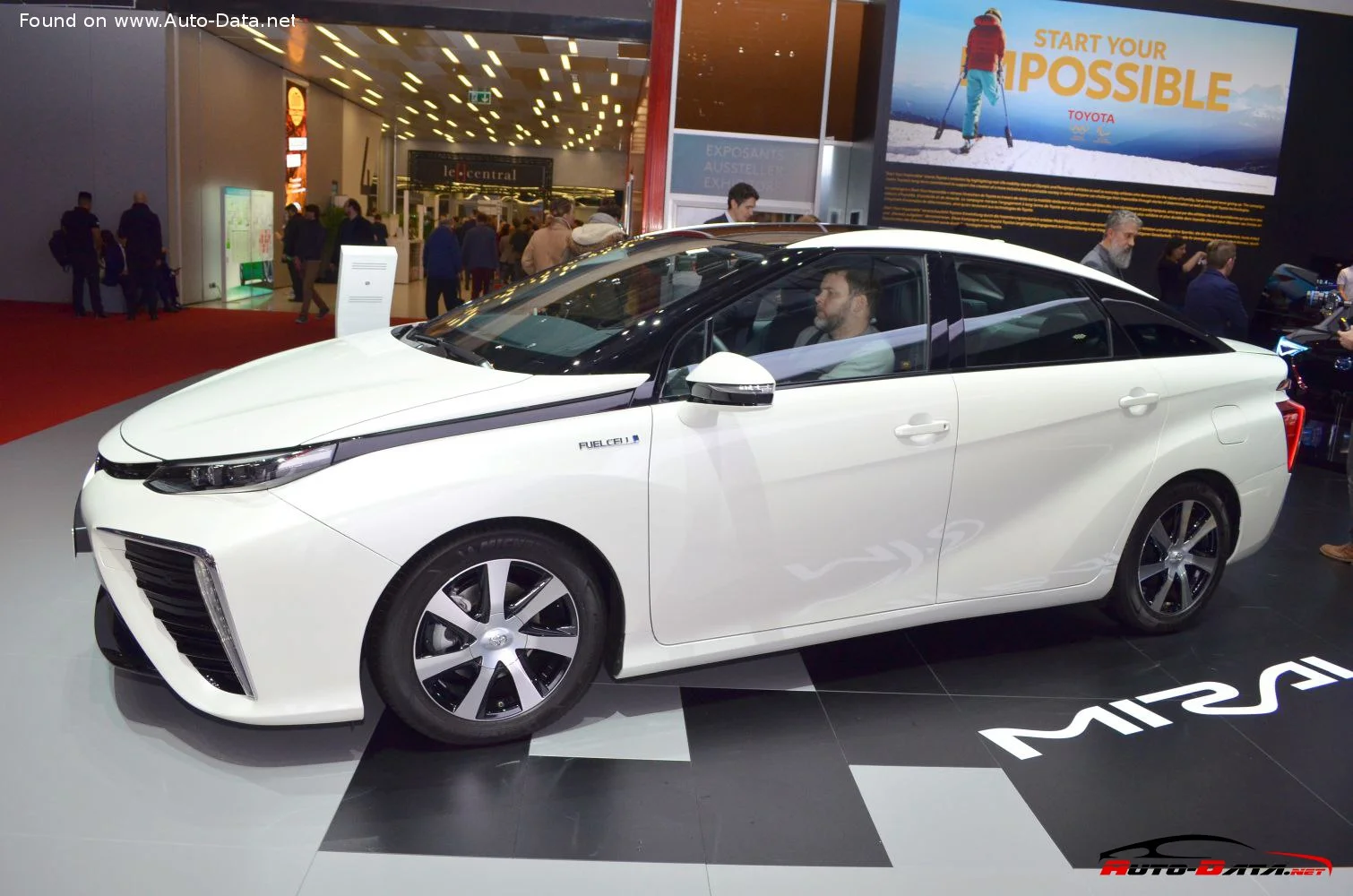 Toyota Mirai 1.6 kWh (154 Hp) Hydrogen e-CVT2014 - 2020 thumbnail 5