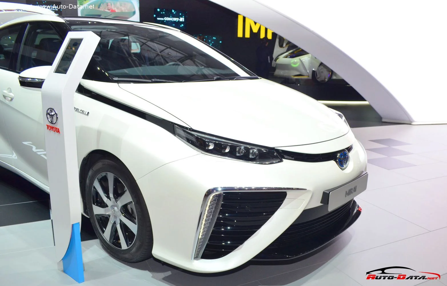 Toyota Mirai 1.6 kWh (154 Hp) Hydrogen e-CVT2014 - 2020 thumbnail 6