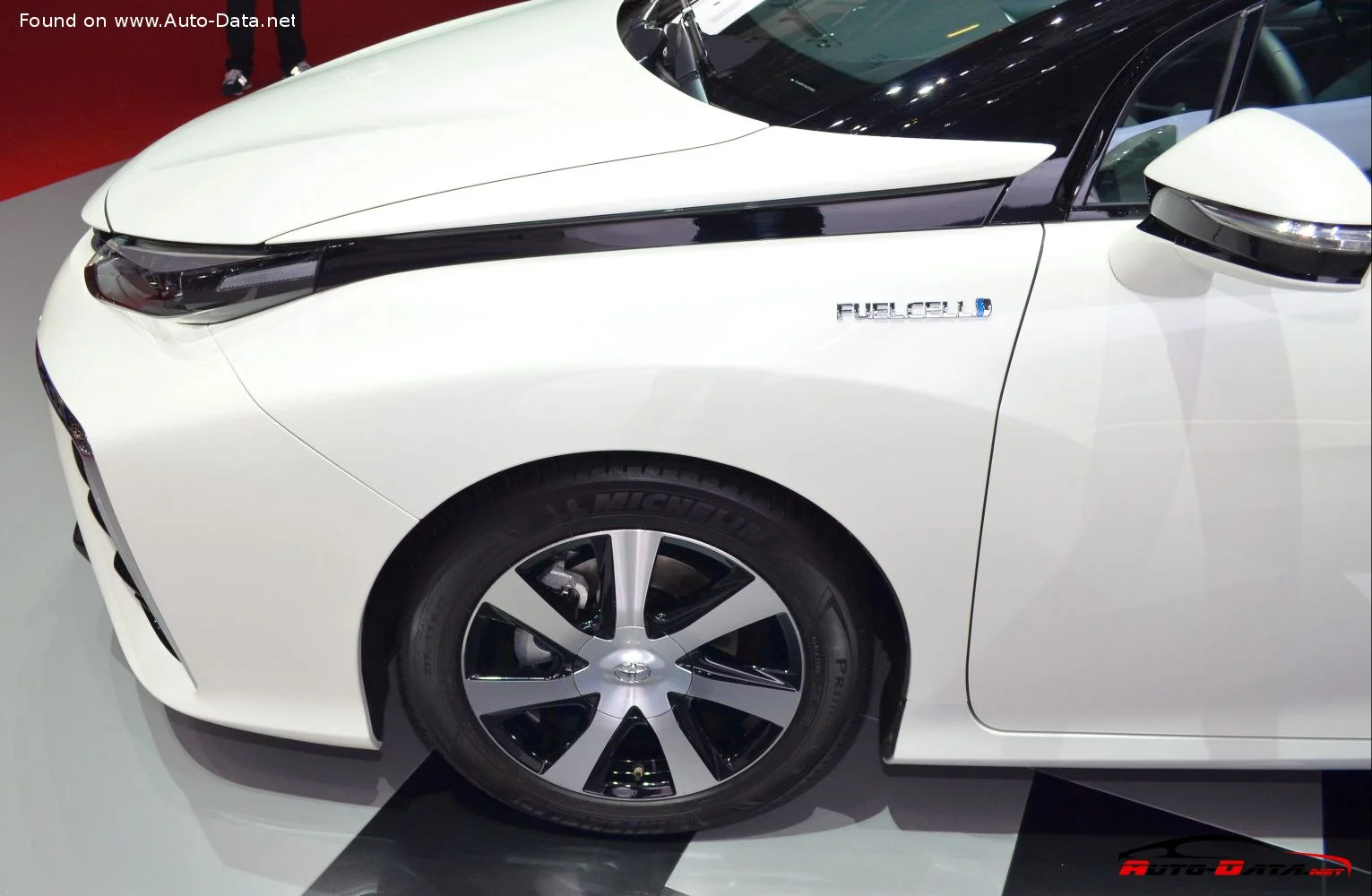 Toyota Mirai 1.6 kWh (154 Hp) Hydrogen e-CVT2014 - 2020 thumbnail 7