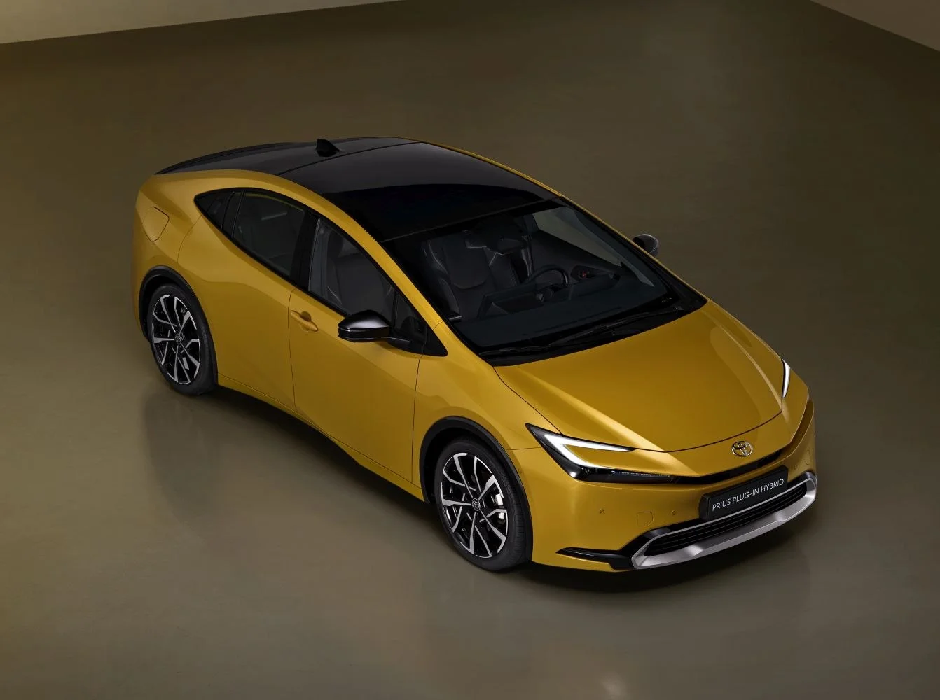Toyota Prius 1.8 (140 Hp) Hybrid e-CVT2023 - thumbnail 3