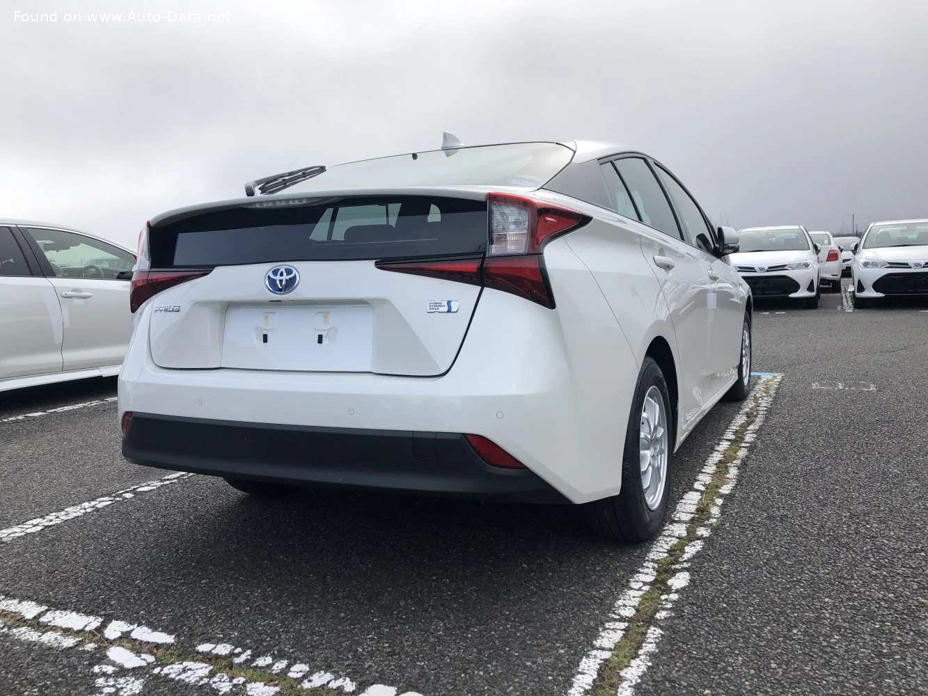 Toyota Prius 1.8 (122 Hp) Hybrid AWD-i e-CVT2018 - 2022 thumbnail 12
