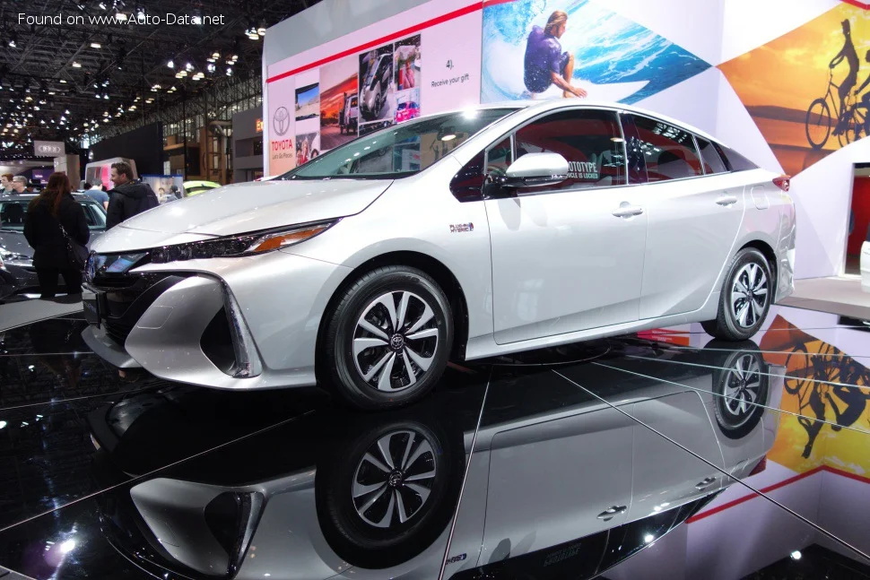Toyota Prius 1.8 (122 Hp) Hybrid AWD-i e-CVT2018 - 2022 thumbnail 13