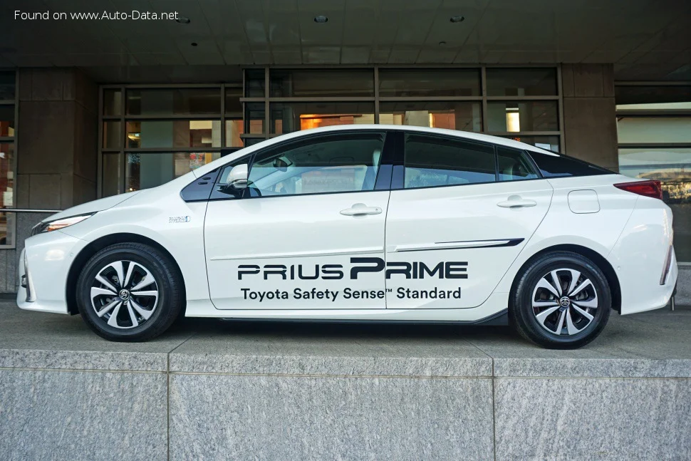 Toyota Prius 1.8 (122 Hp) Hybrid AWD-i e-CVT2018 - 2022 thumbnail 15