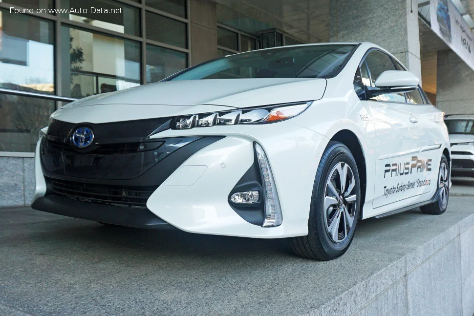 Toyota Prius 1.8 (122 Hp) Hybrid AWD-i e-CVT2018 - 2022 thumbnail 16