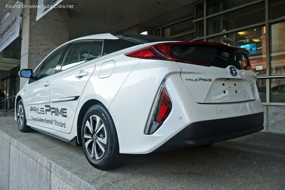 Toyota Prius 1.8 (122 Hp) Hybrid AWD-i e-CVT2018 - 2022 thumbnail 17
