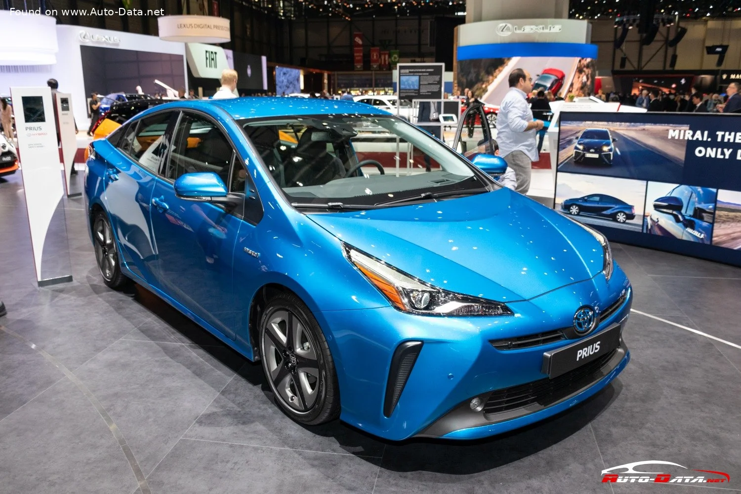Toyota Prius 1.8 (122 Hp) Hybrid AWD-i e-CVT2018 - 2022 thumbnail 3