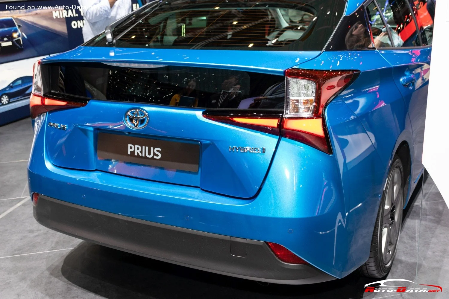 Toyota Prius 1.8 (122 Hp) Hybrid AWD-i e-CVT2018 - 2022 thumbnail 5