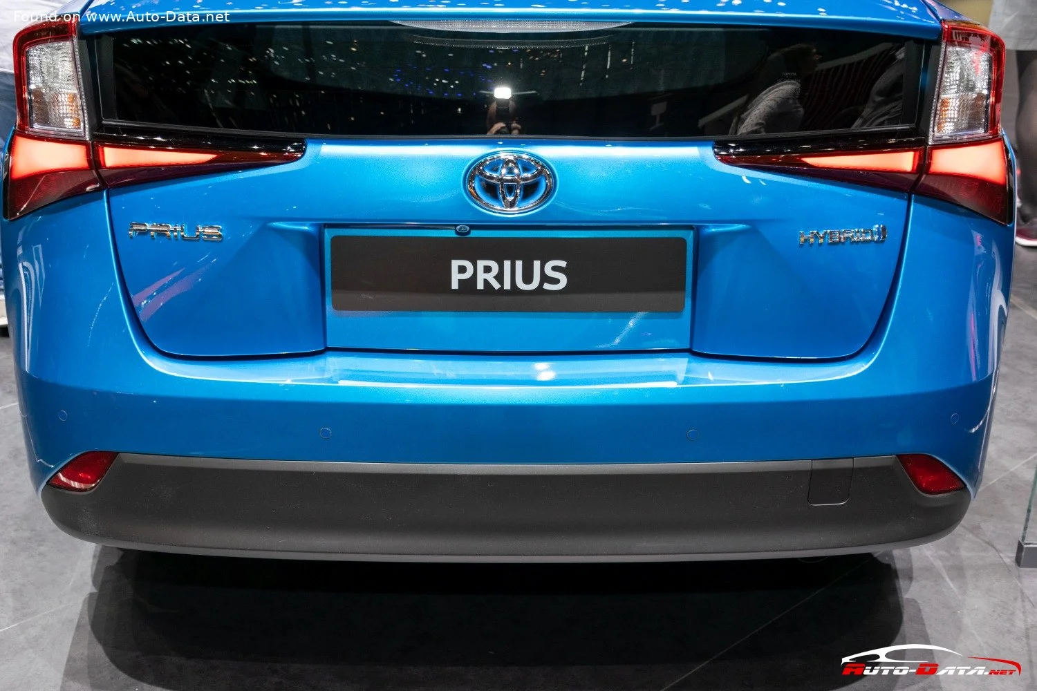 Toyota Prius 1.8 (122 Hp) Hybrid AWD-i e-CVT2018 - 2022 thumbnail 6